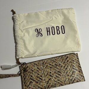 NWT Hobo Vida Wristlet New with Tags Neutral Mosaic Print